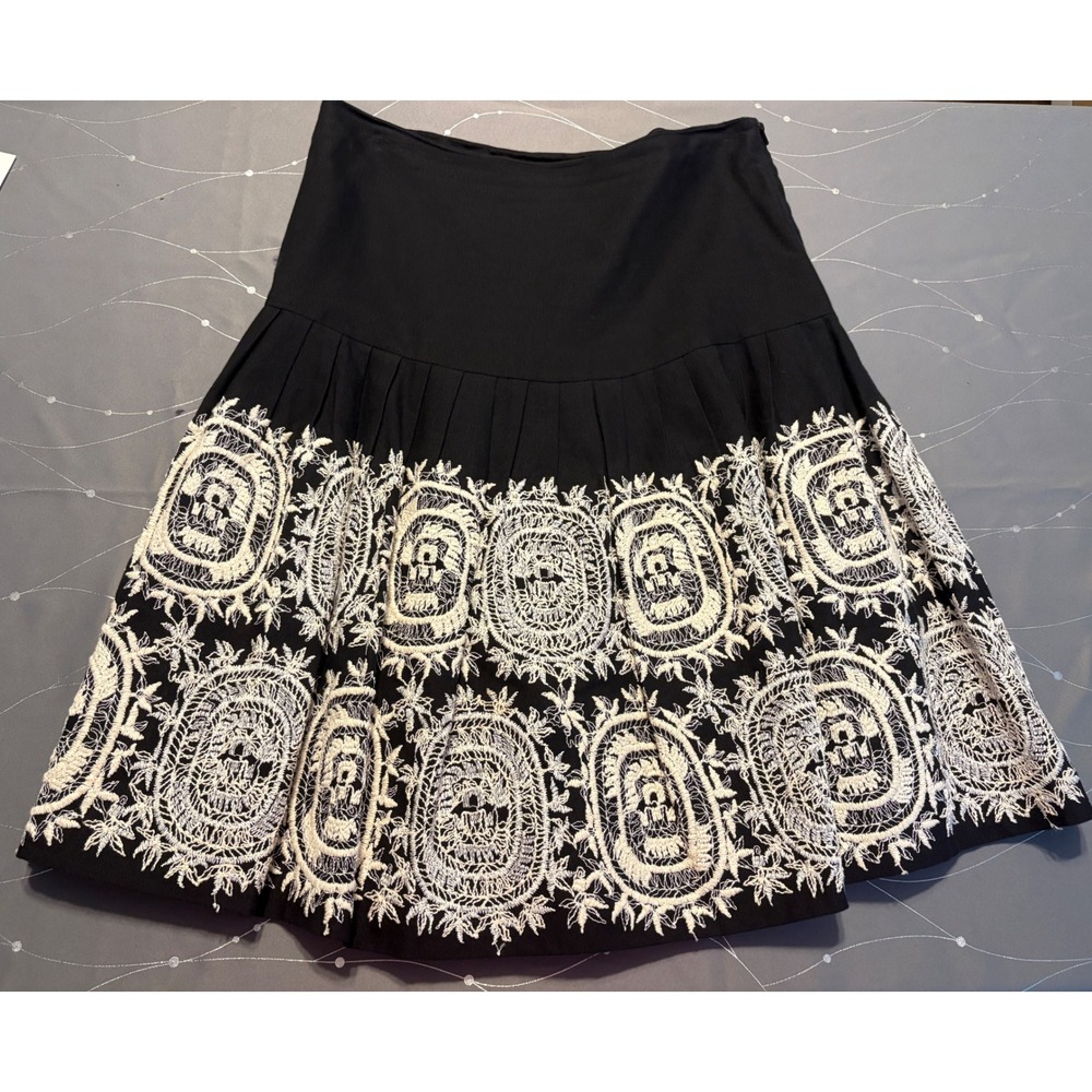 ISDA & CO Black Embroidered Medallion A-Line Pleated Skirt Womens 6 Cotton Blend